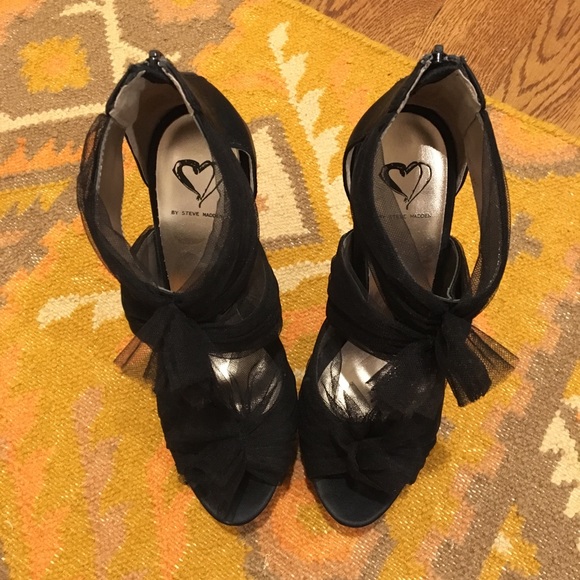 *SOLD Steve Madden FIFI Black High Heel Pumps - Picture 4 of 8